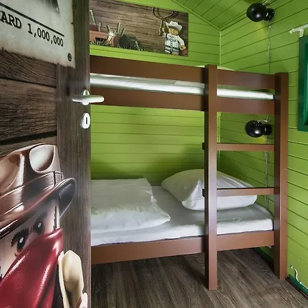 Legoland Wilderness Barrels & Hotel
